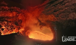 火山喷发视频,熔岩喷涌，天地变色